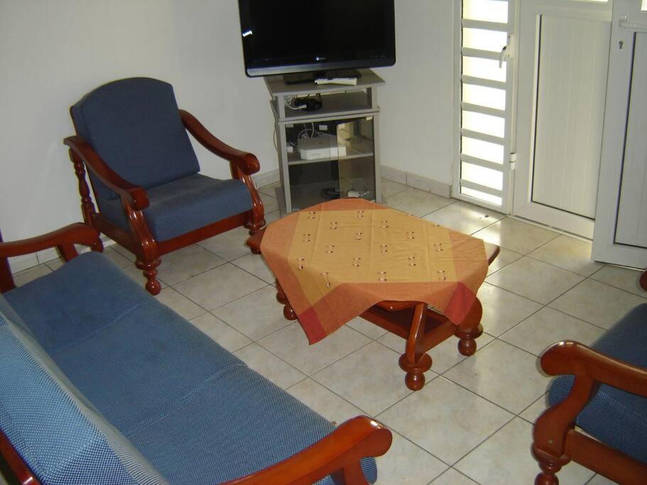 Charmant Appartement Verdoyant Le Morne-Vert Ngoại thất bức ảnh